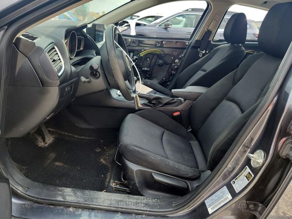 2015 MAZDA 3 SV/Base
