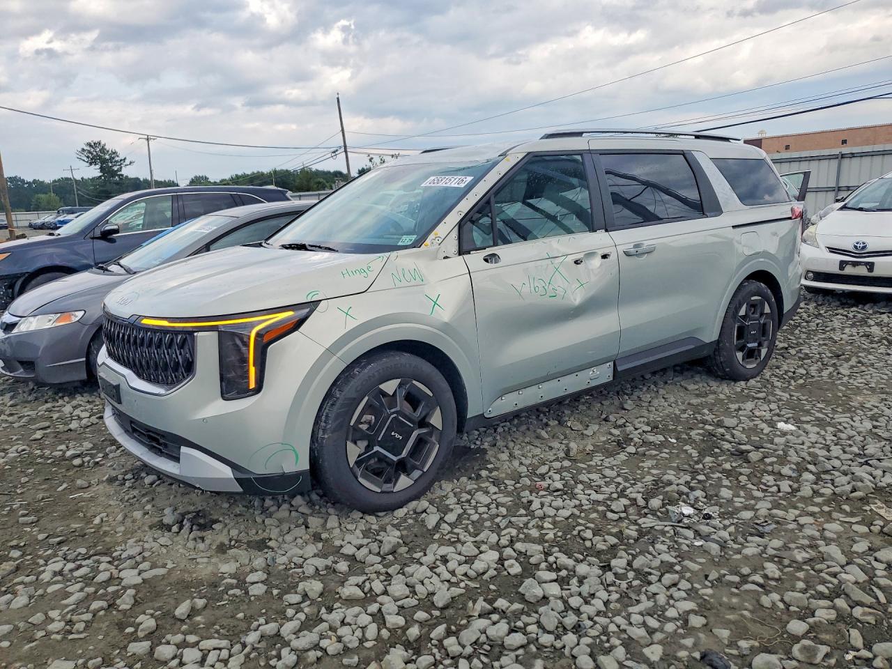 2025 KIA CARNIVAL