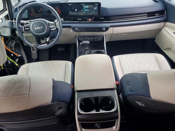 2025 KIA CARNIVAL