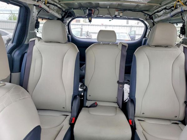 2025 KIA CARNIVAL