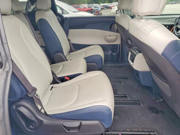 2025 KIA CARNIVAL