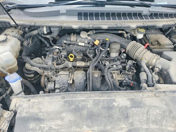2022 FORD EDGE SE — Engine bay