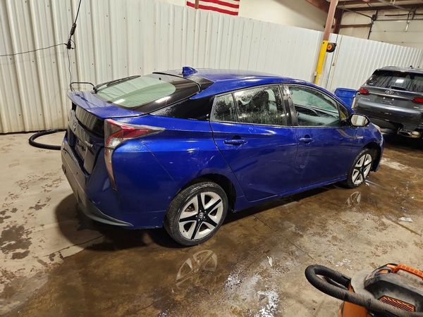 2016 TOYOTA PRIUS