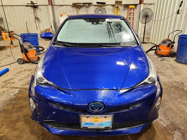 2016 TOYOTA PRIUS