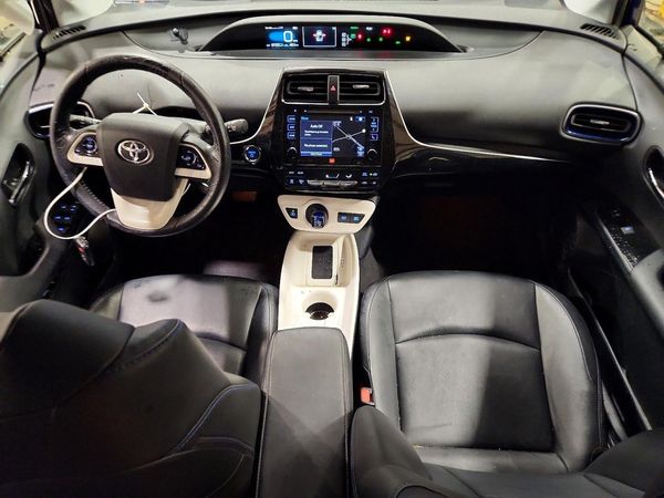 2016 TOYOTA PRIUS