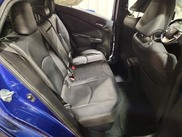 2016 TOYOTA PRIUS