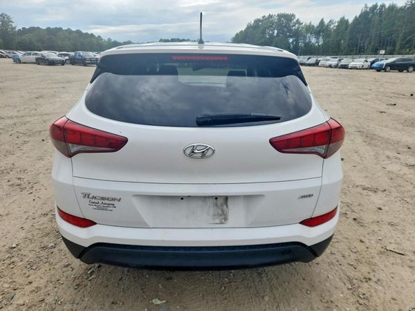 2018 HYUNDAI TUCSON SE Standard