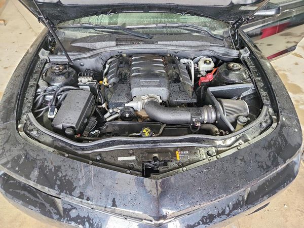 2014 CHEVROLET CAMARO 2SS — Engine bay