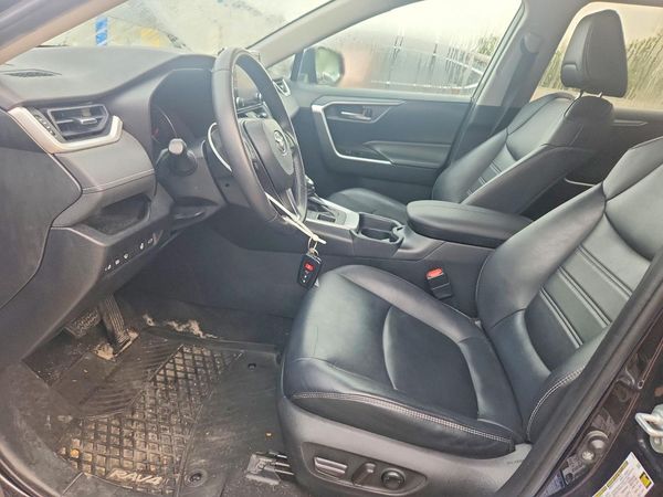 2020 TOYOTA RAV4 XLE HV