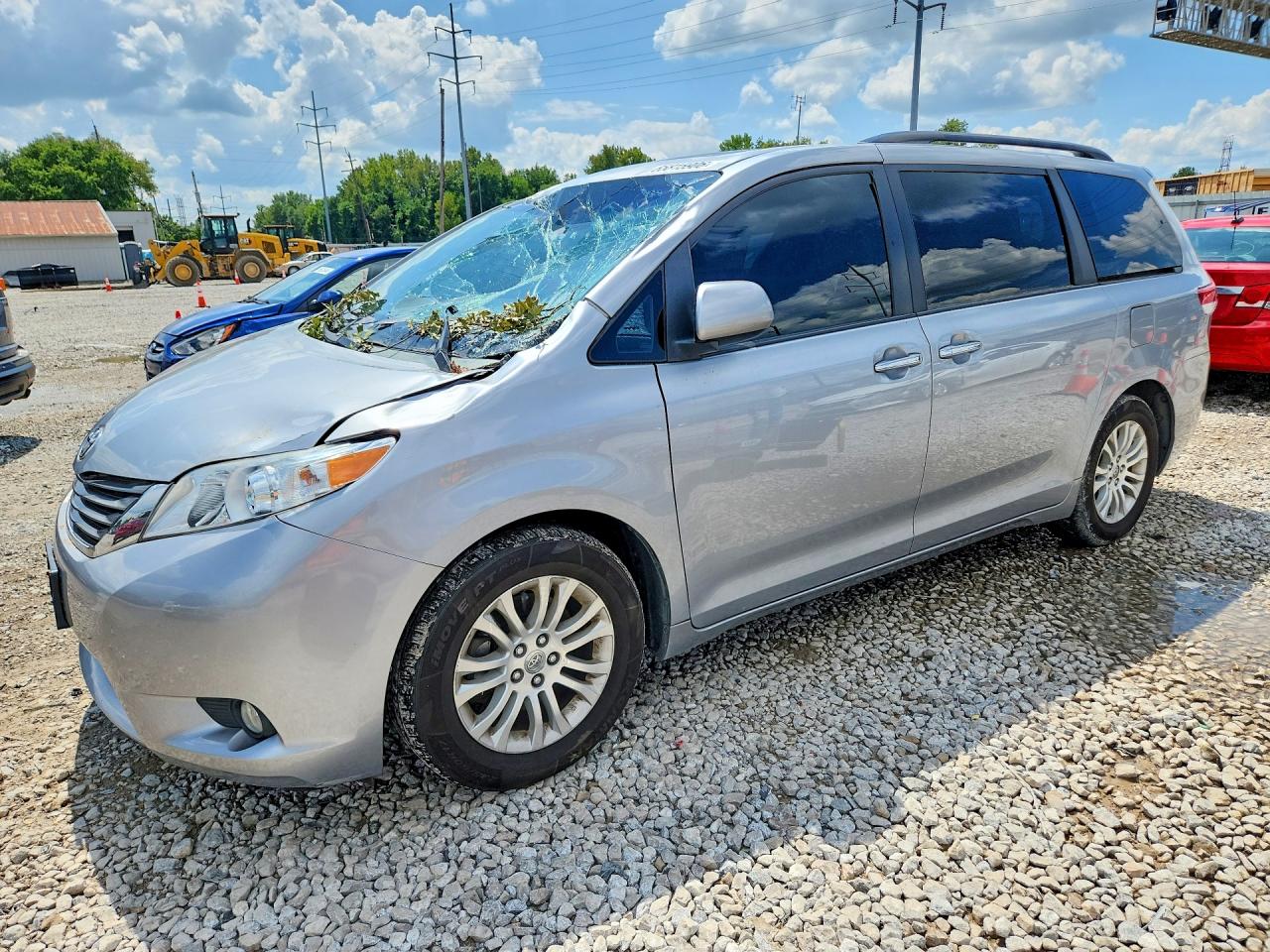 2014 TOYOTA SIENNA