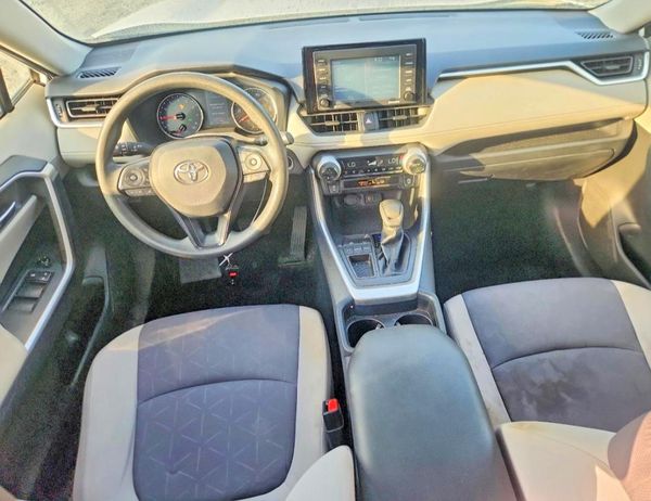 2020 TOYOTA RAV4 XLE