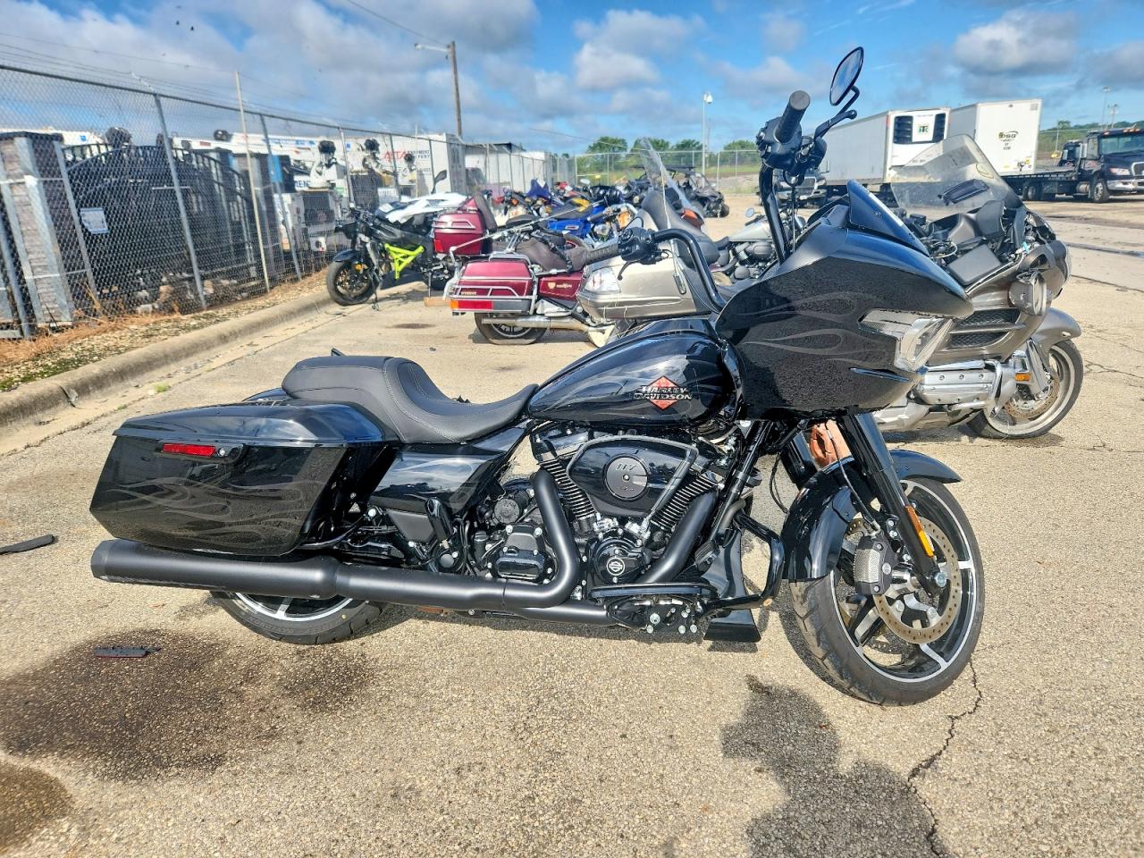2025 HARLEY-DAVIDSON FL — RSDT