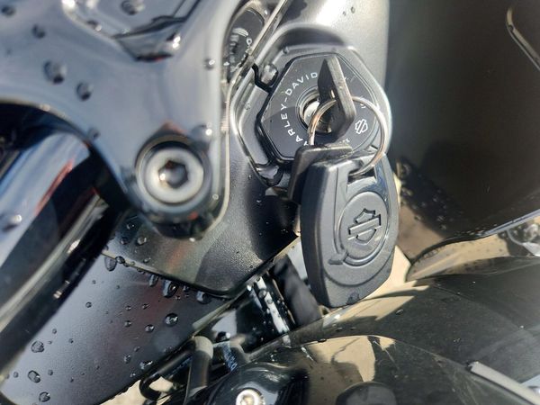 2025 HARLEY-DAVIDSON FL — KEYF