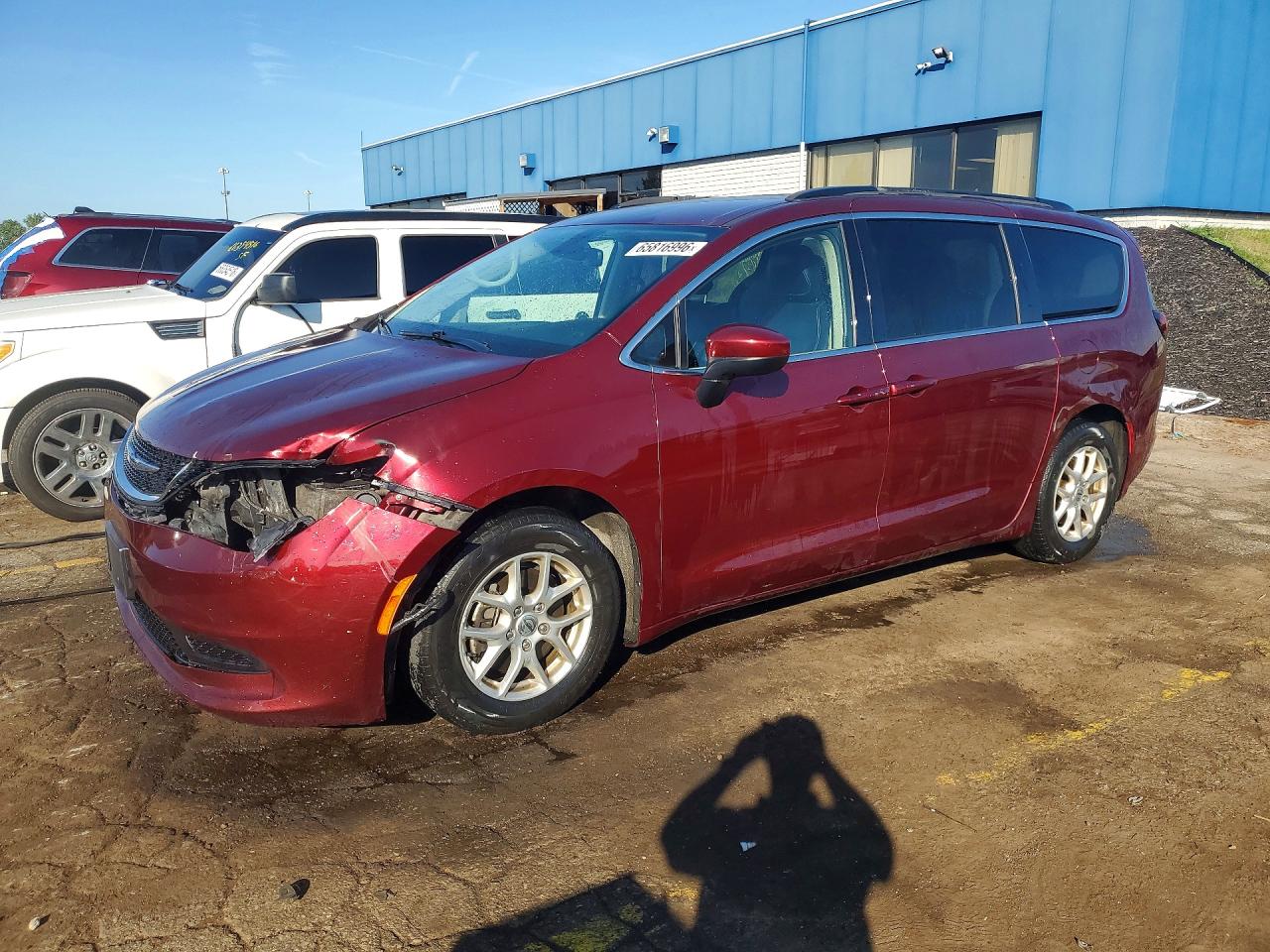 2021 CHRYSLER VOYAGER