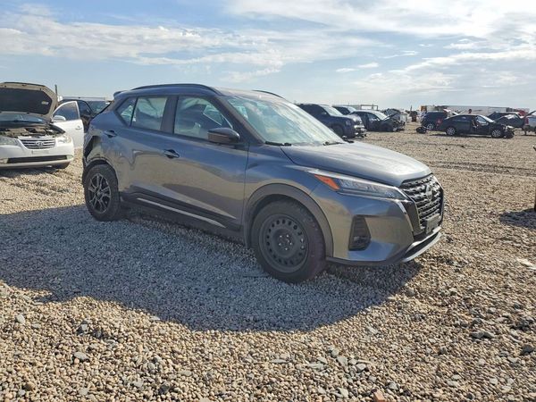 2024 NISSAN KICKS SR