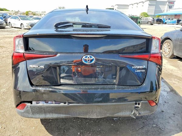 2021 TOYOTA PRIUS