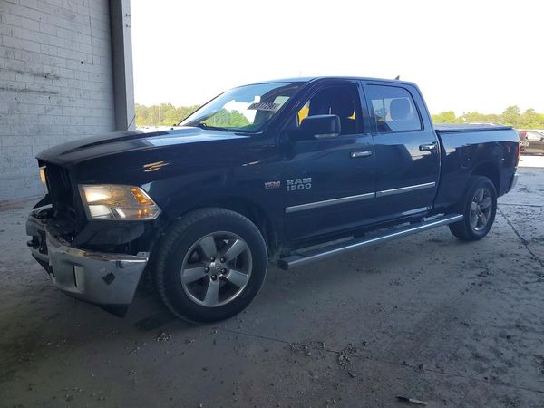 2017 RAM 1500 SLT CREW CAB 4X4
