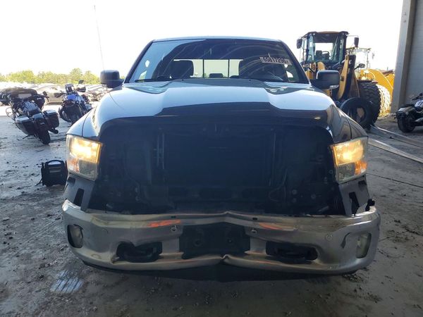 2017 RAM 1500 SLT CREW CAB 4X4