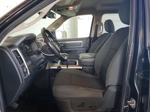 2017 RAM 1500 SLT CREW CAB 4X4