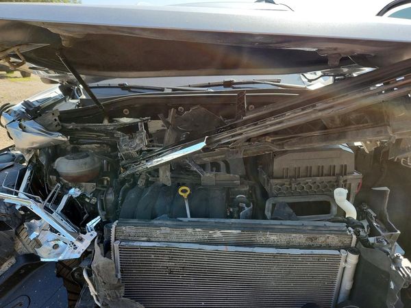 2022 VOLKSWAGEN ATLAS 4Motion SEL R-Line — Engine bay