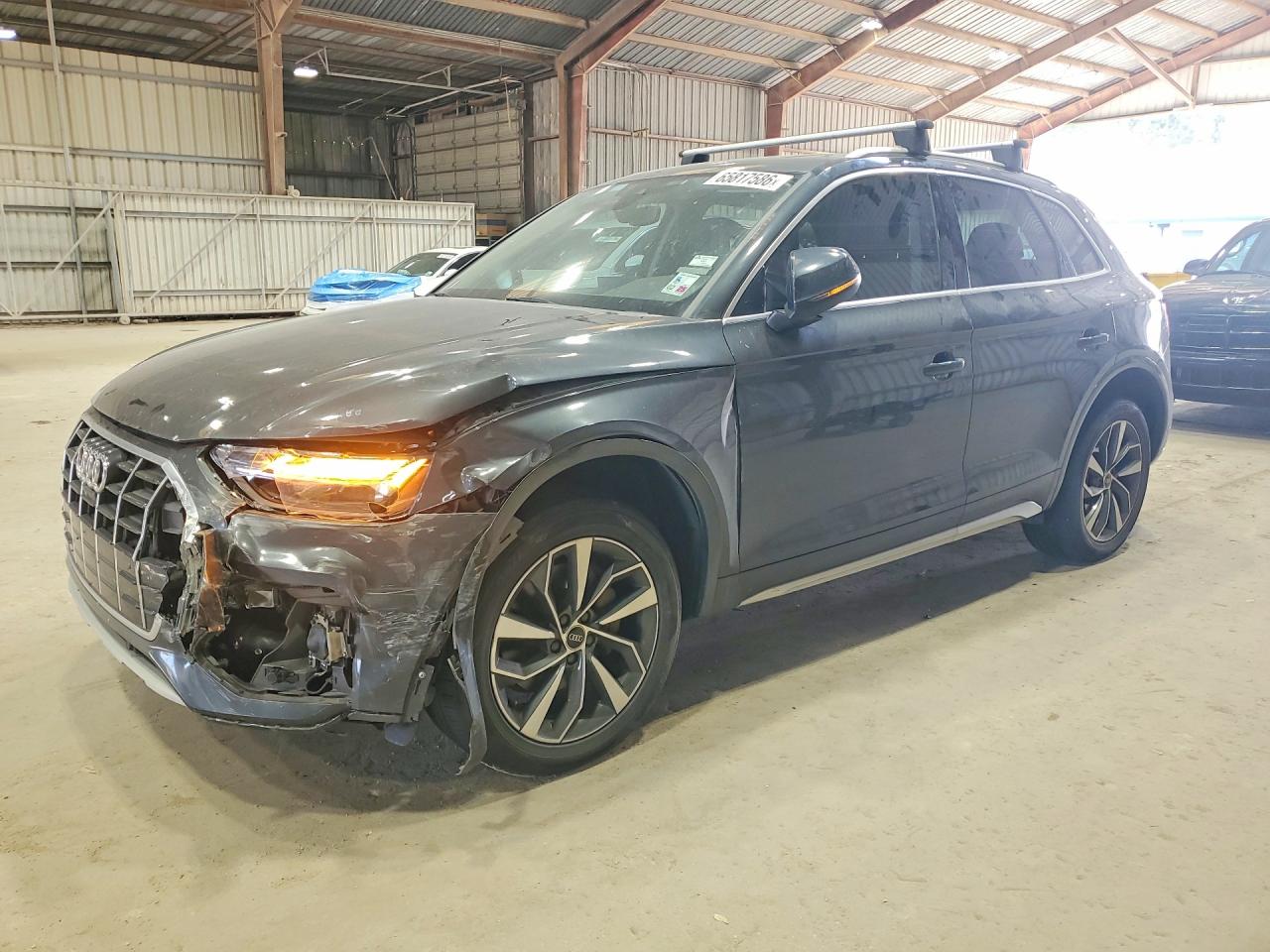 2021 AUDI Q5 quattro Premium Plus — Front 3/4