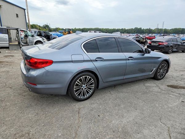 2019 BMW 530