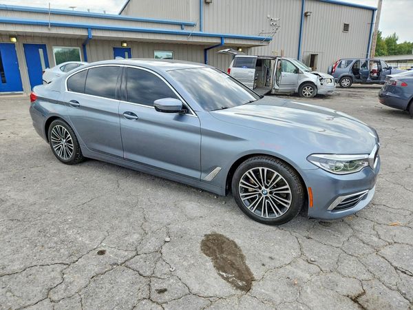 2019 BMW 530