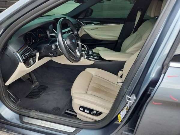 2019 BMW 530