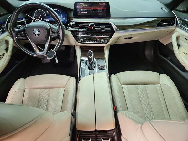 2019 BMW 530