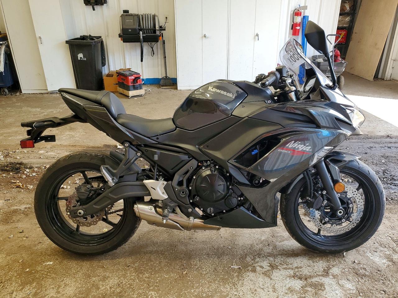 2026 KAWASAKI EX650