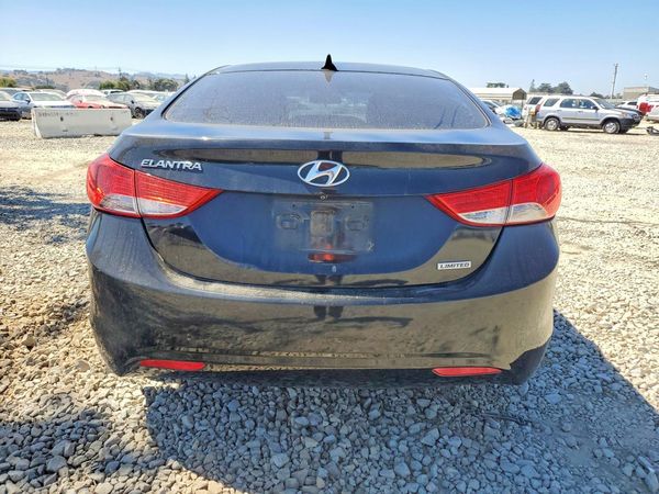2013 HYUNDAI ELANTRA