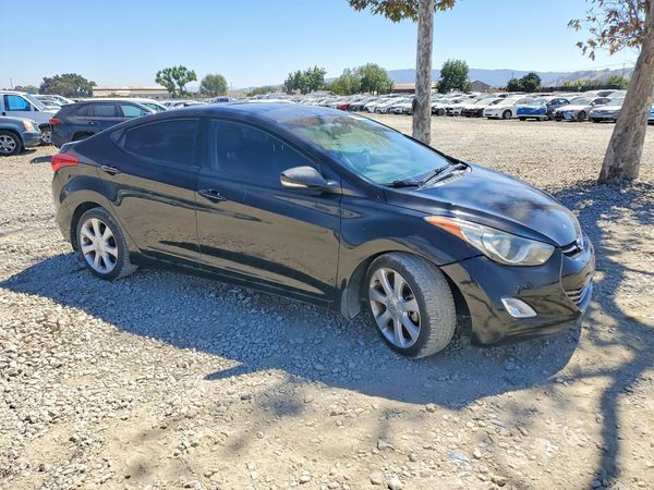 2013 HYUNDAI ELANTRA