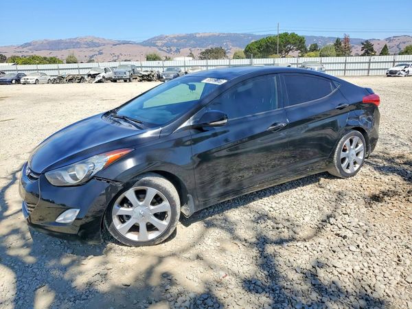 2013 HYUNDAI ELANTRA