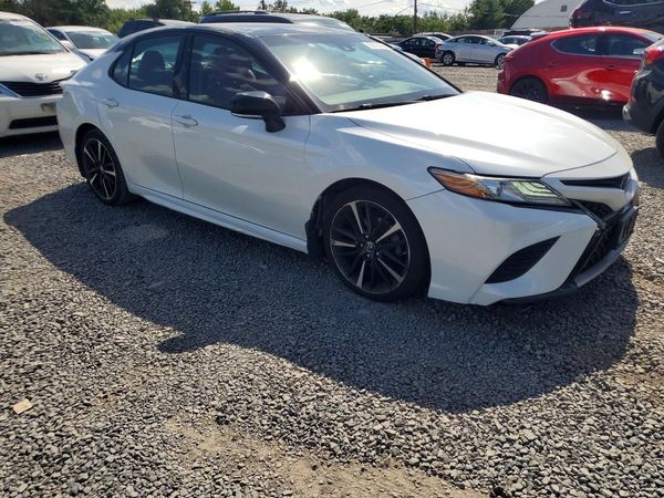 2018 TOYOTA CAMRY