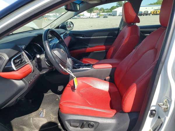 2018 TOYOTA CAMRY