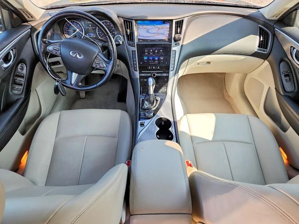 2015 INFINITI Q50