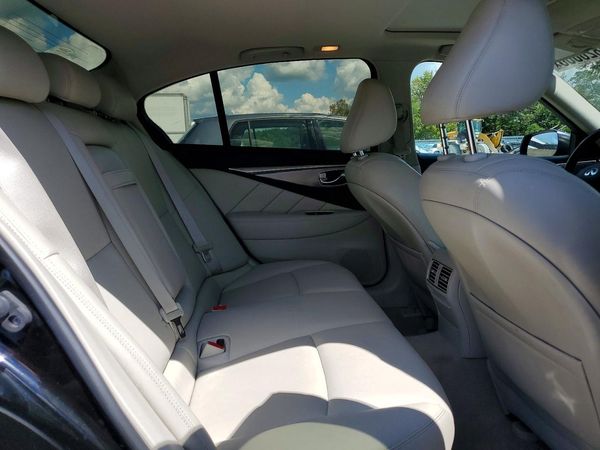 2015 INFINITI Q50