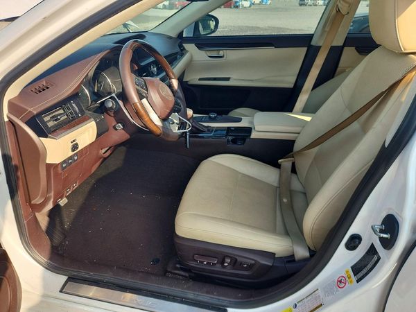 2017 LEXUS ES