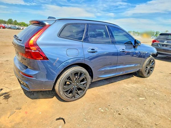 2026 VOLVO XC60 Ultra Black Edition