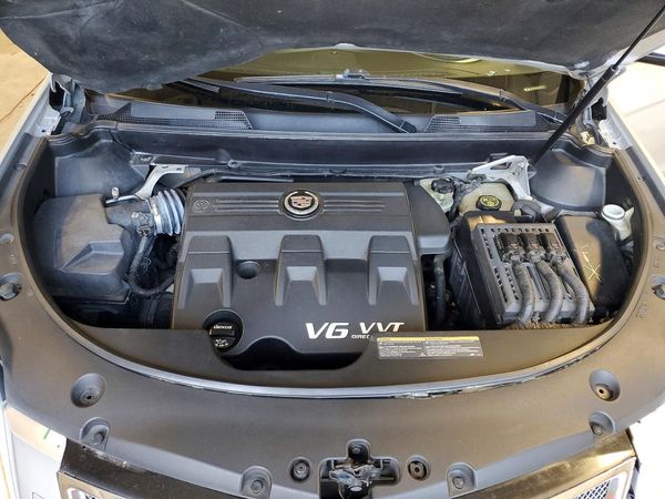 2012 CADILLAC SRX Performance — Engine bay