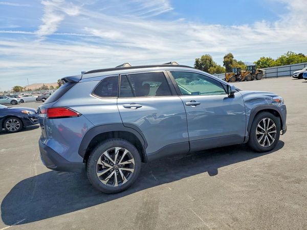 2022 TOYOTA COROLLA CROSS XLE