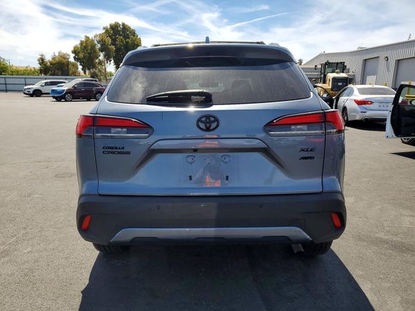 2022 TOYOTA COROLLA CROSS XLE