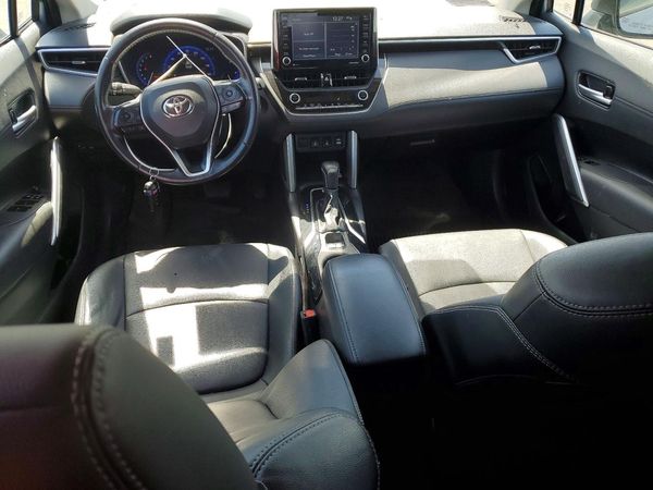 2022 TOYOTA COROLLA CROSS XLE