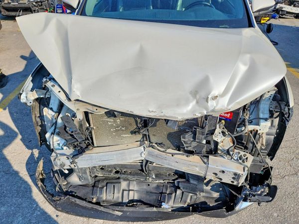 2015 TOYOTA HIGHLANDER Base/Hybrid — Engine bay