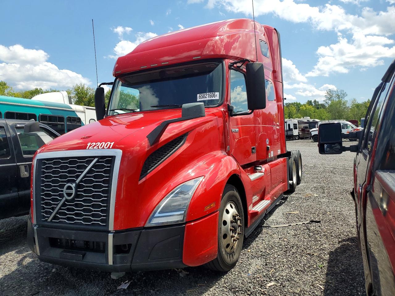 2022 VOLVO VNL (4) — Front 3/4