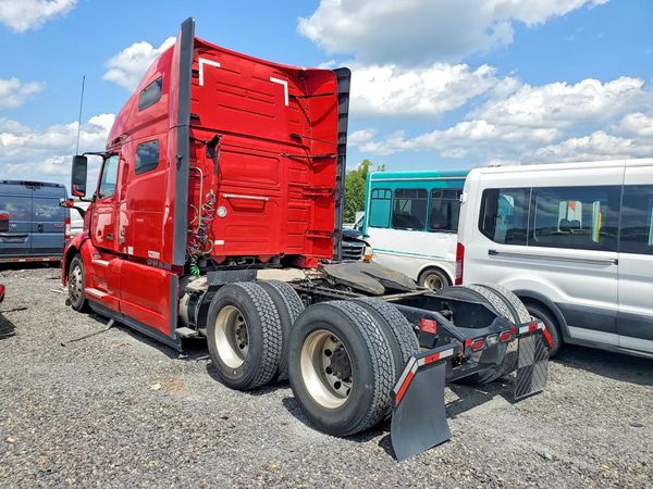 2022 VOLVO VNL (4) — DSRA