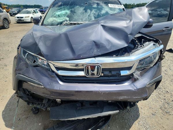 2020 HONDA PILOT EX — Engine bay