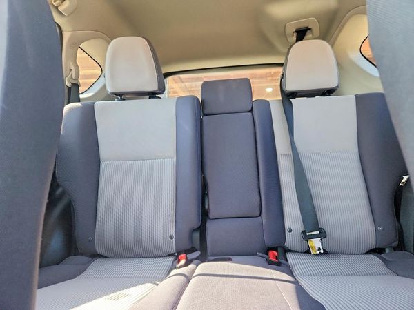 2015 TOYOTA RAV4 XLE (M Grade)