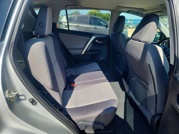 2015 TOYOTA RAV4 XLE (M Grade)