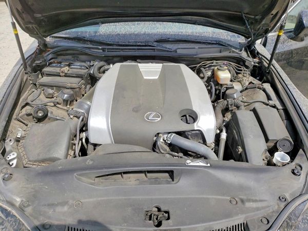 2014 LEXUS IS 350 — Engine bay